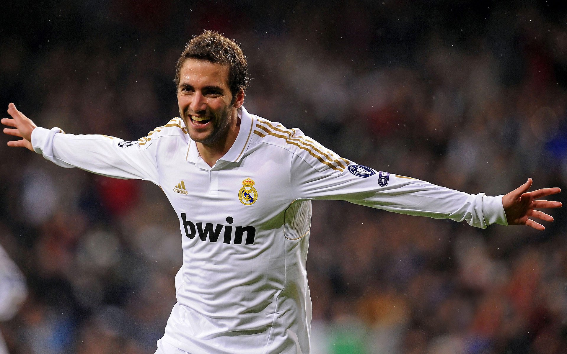 F1巴西大奖赛：雨战混乱 阿隆索老将经验助其斩获赛季首冠